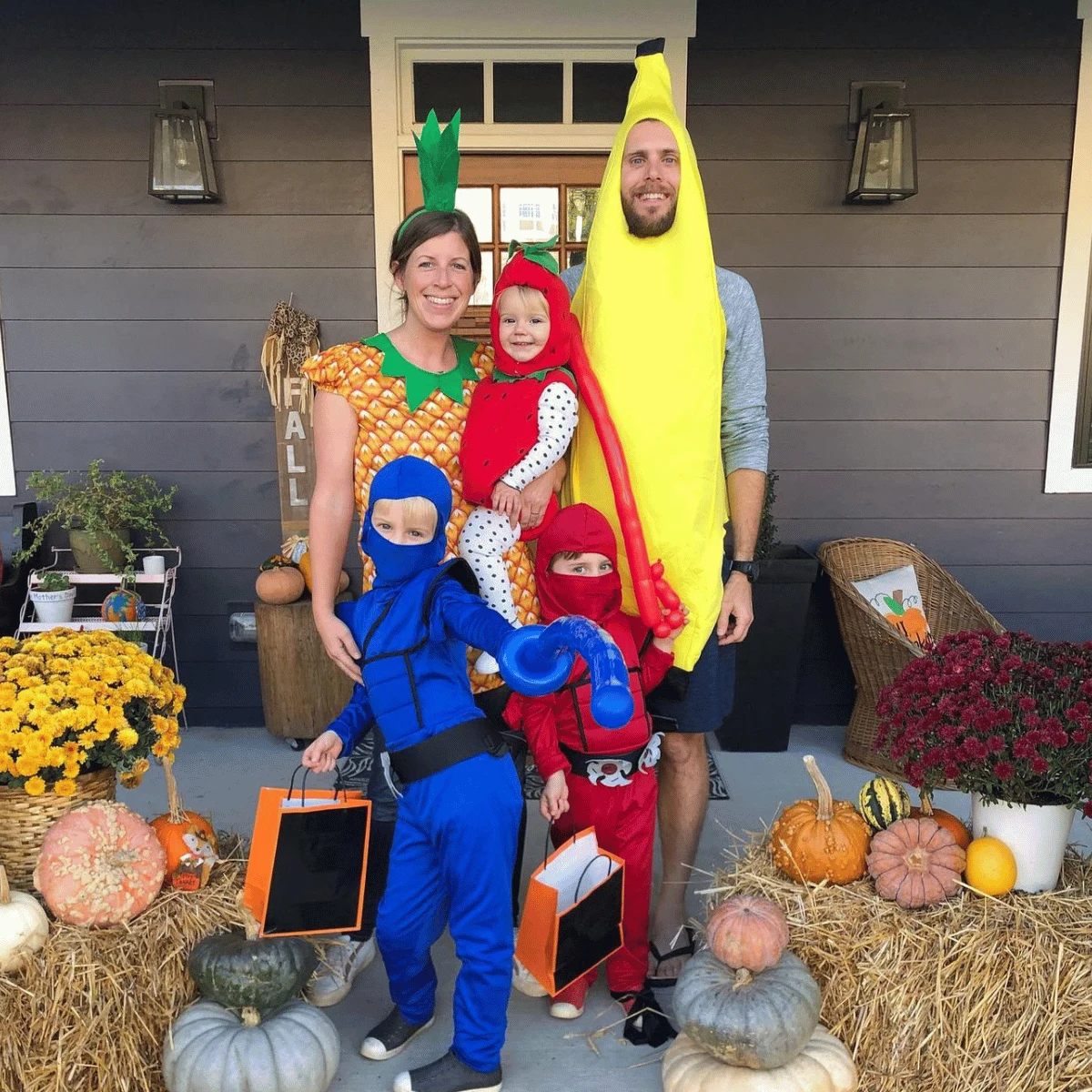 Family of 5 dressed as various fruits and a ninja